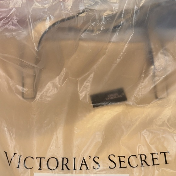 New VICTORIA'S SECRET
Cinch-Top Tote - Picture 5 of 5